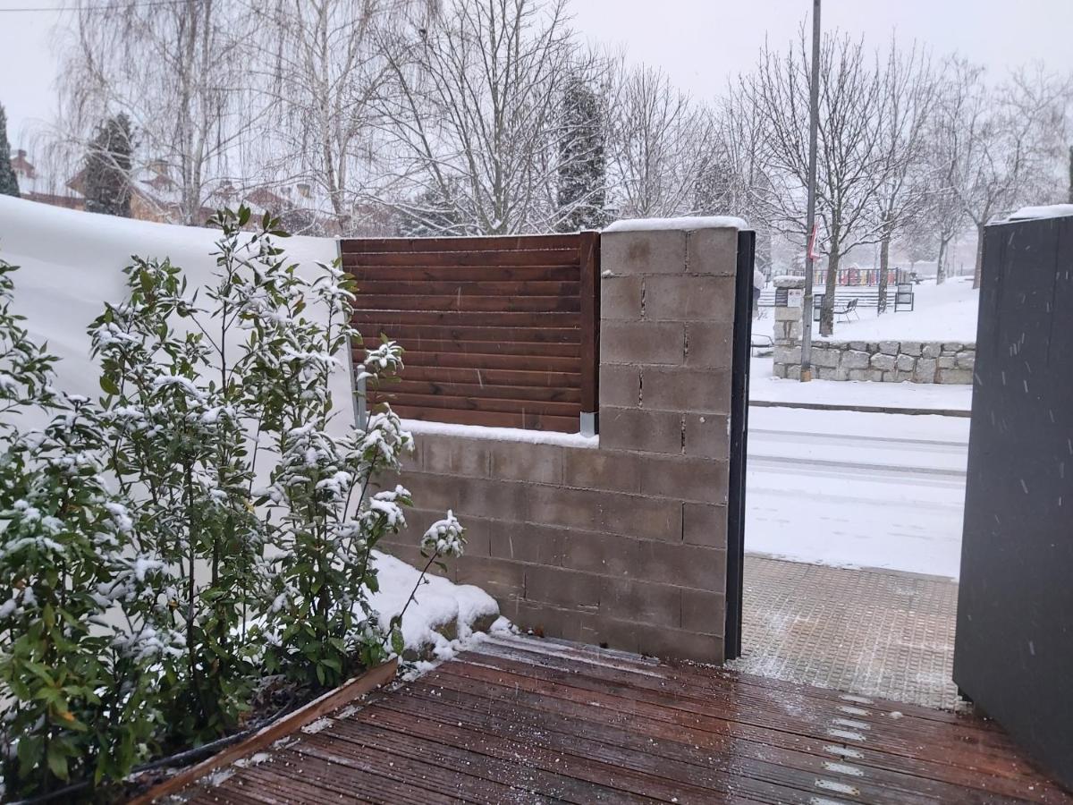 Acero Y Piedra Apartamentos Con Jardin Privado Cerceda  ภายนอก รูปภาพ