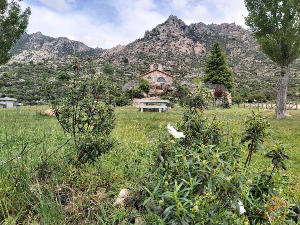 Acero Y Piedra Apartamentos Con Jardin Privado Cerceda  ภายนอก รูปภาพ